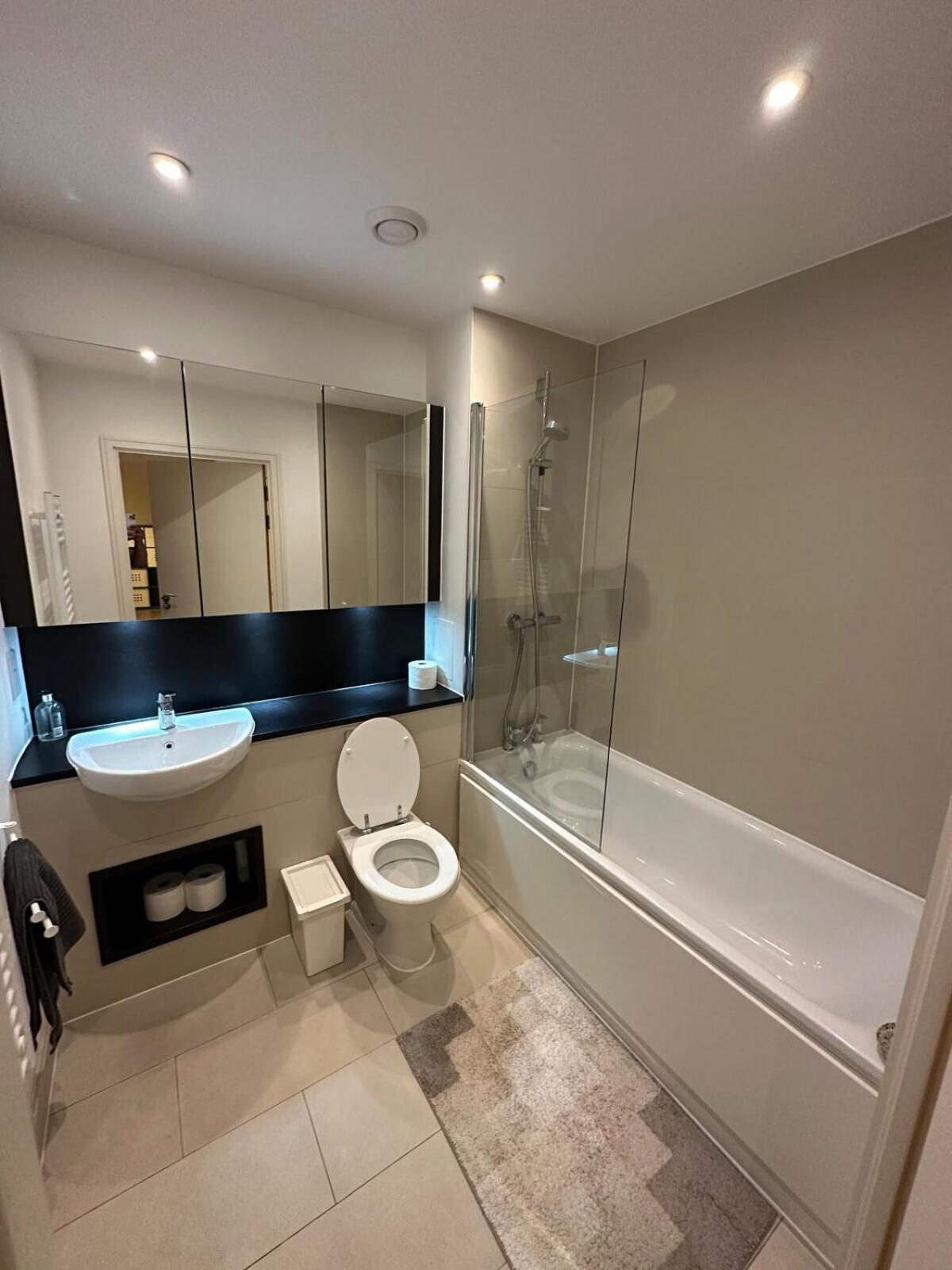 Entire 2 Bedroom Flat Londres Exterior foto